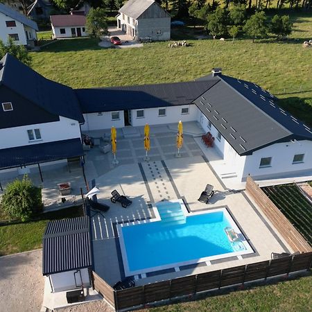 Apartmani Albatros Perusic Luaran gambar