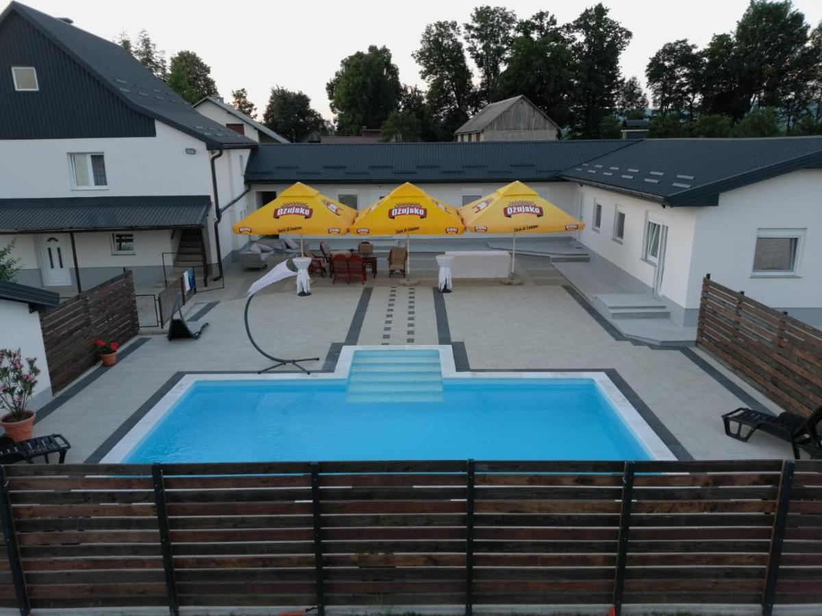 Apartmani Albatros Perusic Luaran gambar
