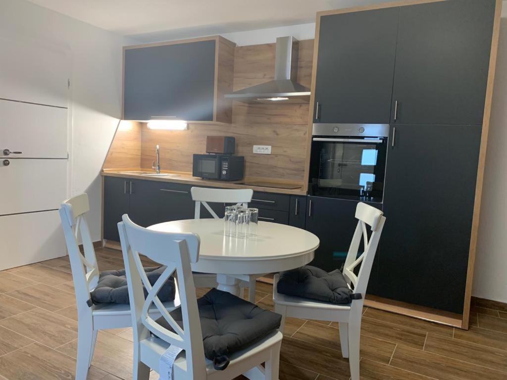Apartmani Albatros Perusic Luaran gambar