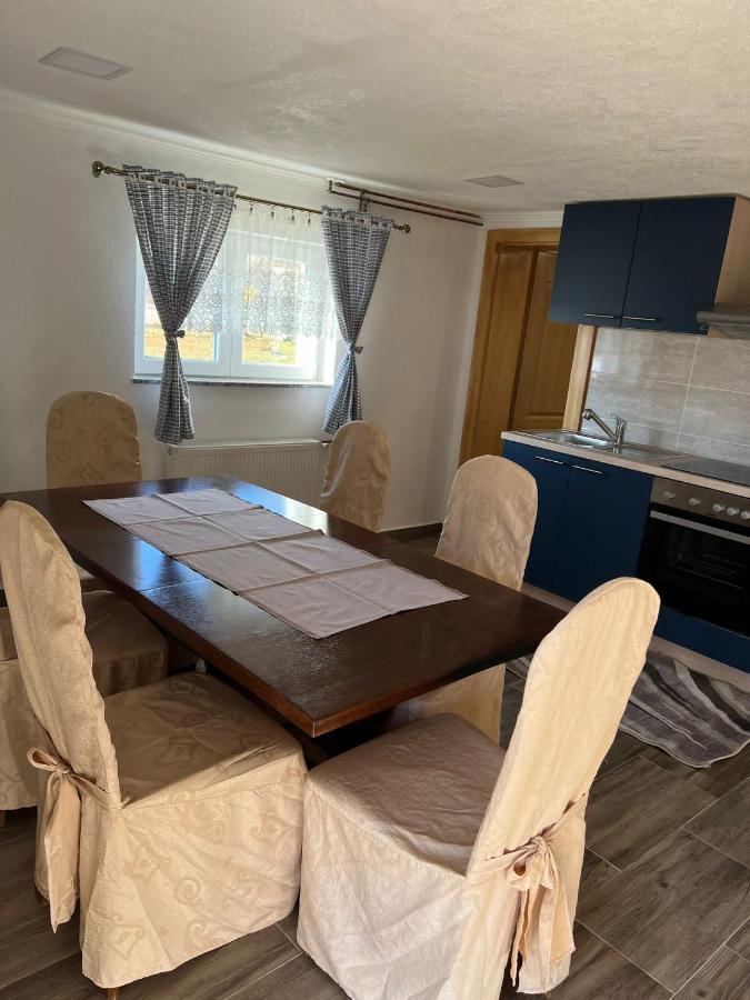 Apartmani Albatros Perusic Luaran gambar