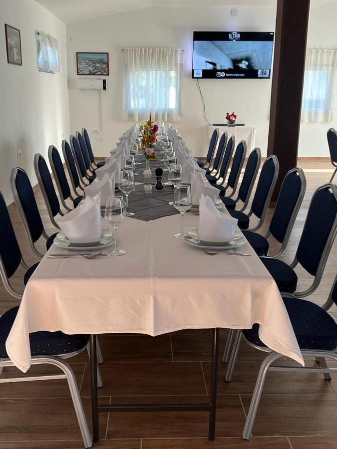 Apartmani Albatros Perusic Luaran gambar