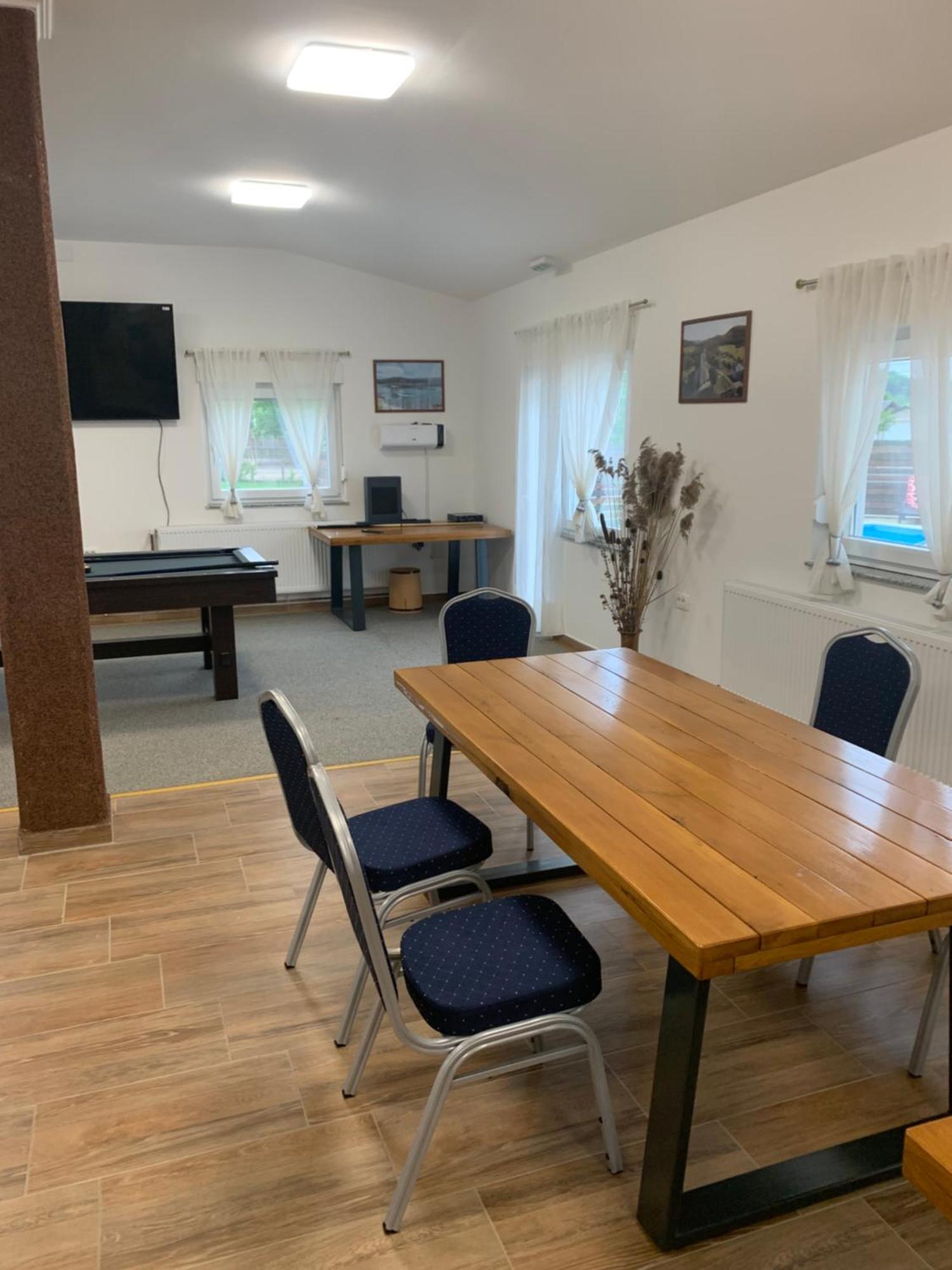Apartmani Albatros Perusic Luaran gambar
